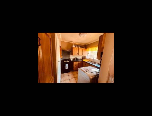 4 BEDROOM HOUSE FOR SALE IN HESTEAPARK